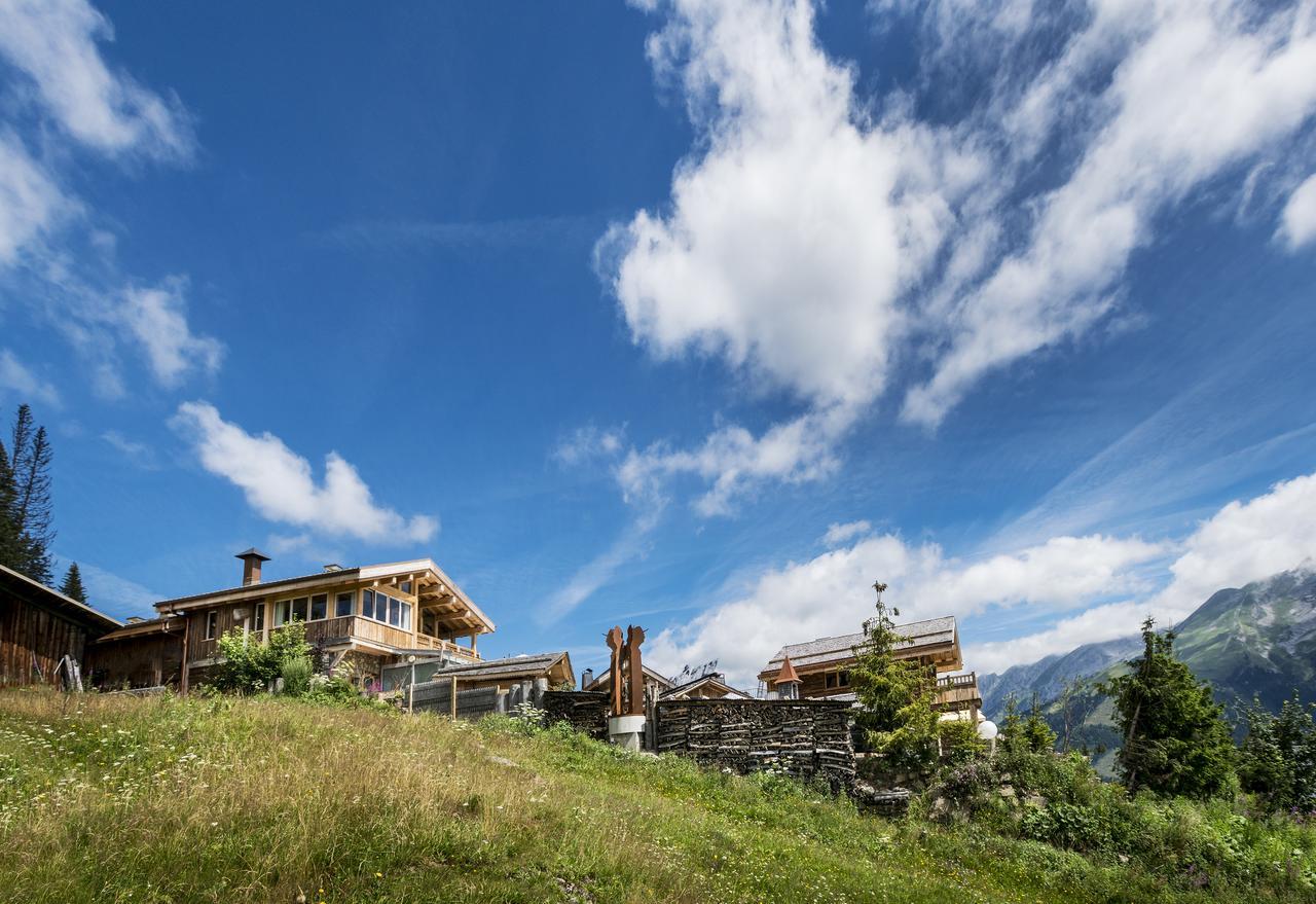 Marc Veyrat - La Maison Des Bois Hotel Manigod Exterior photo